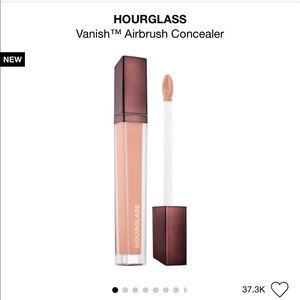 Hourglass Airbrush flawless finish concealer pearl
